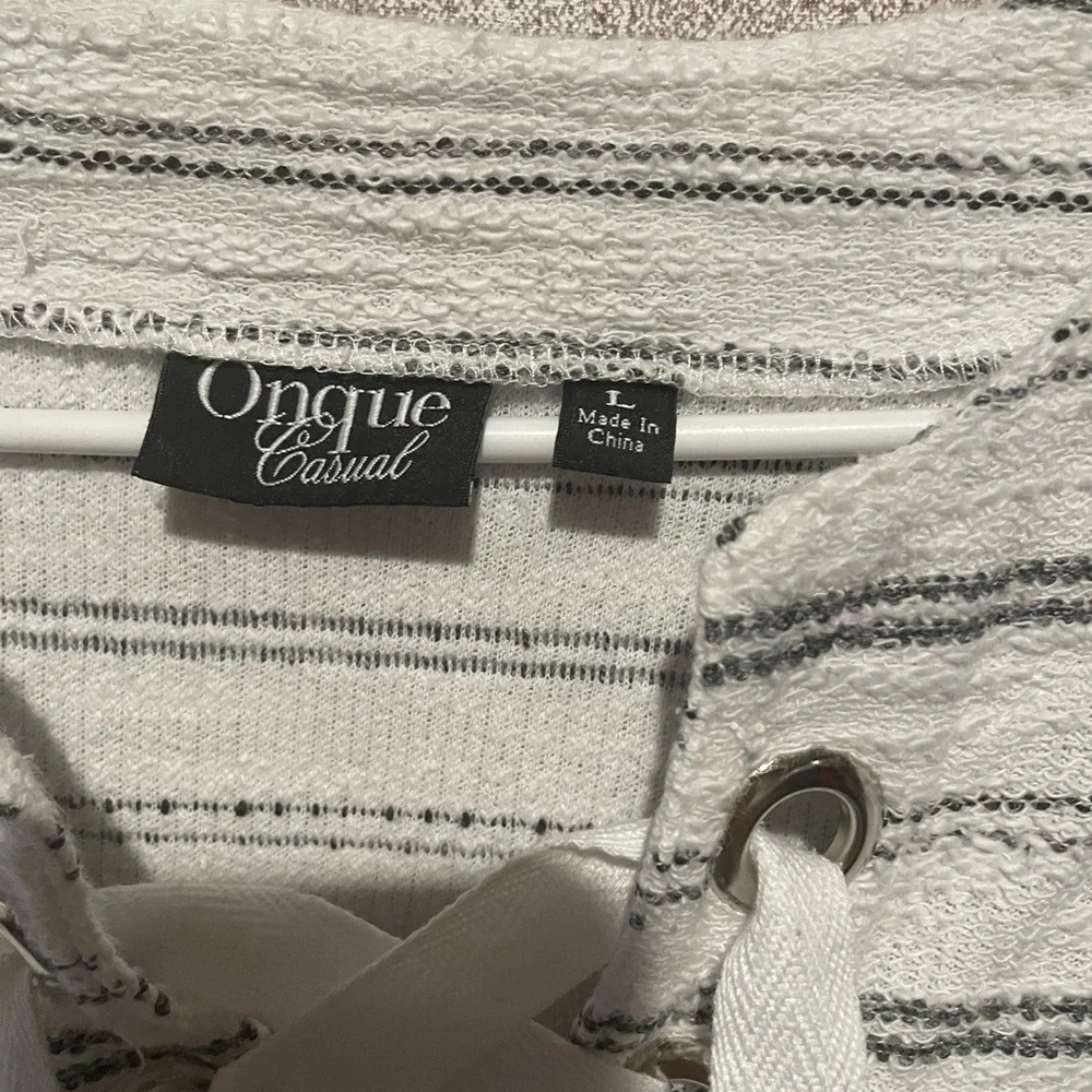 Onque Casuals‎ Gray and White Striped V-Neck Sweater